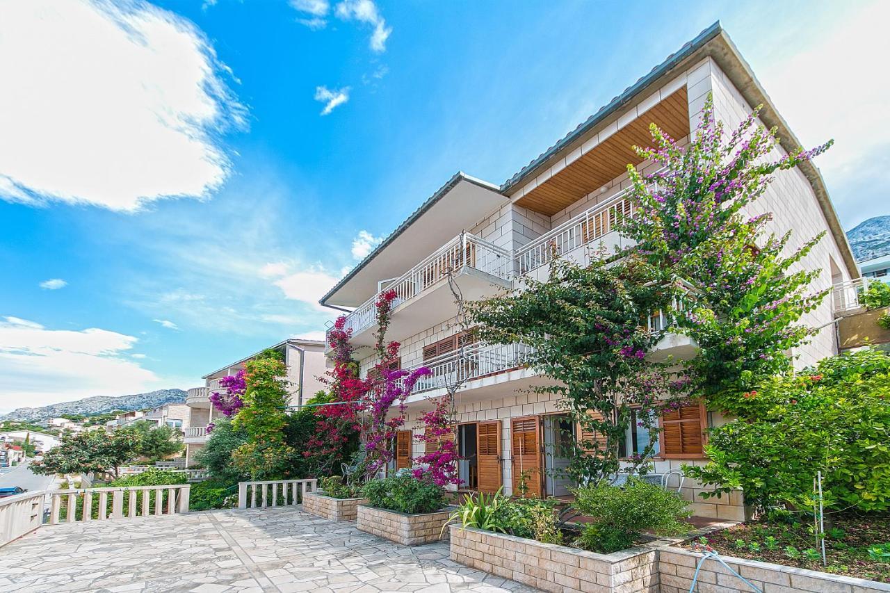 Apartments And Rooms By The Sea Brela, Makarska - 2752 Luaran gambar