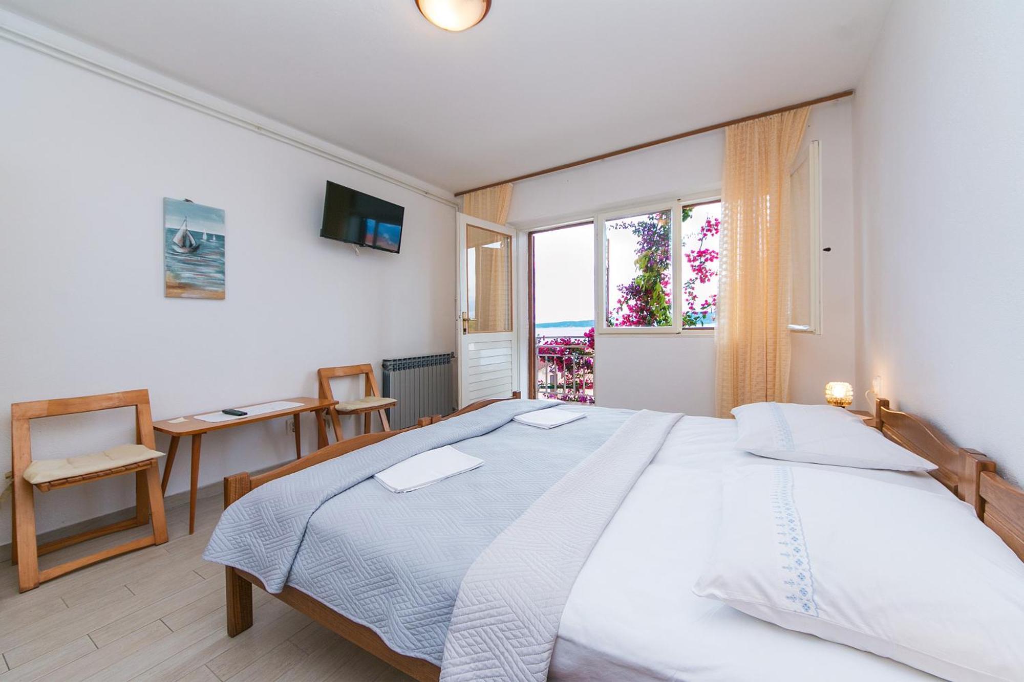 Apartments And Rooms By The Sea Brela, Makarska - 2752 Bilik gambar