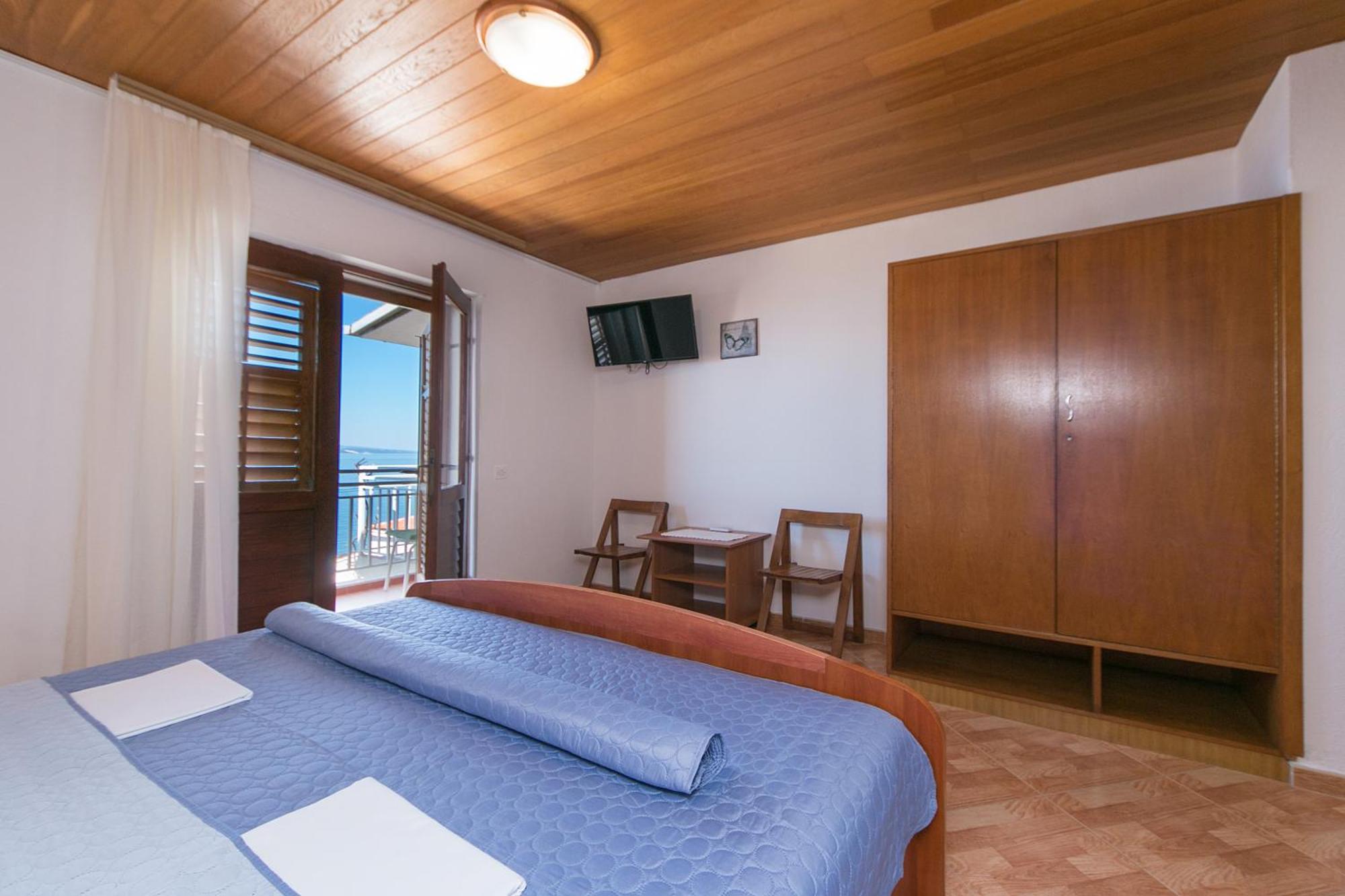 Apartments And Rooms By The Sea Brela, Makarska - 2752 Bilik gambar