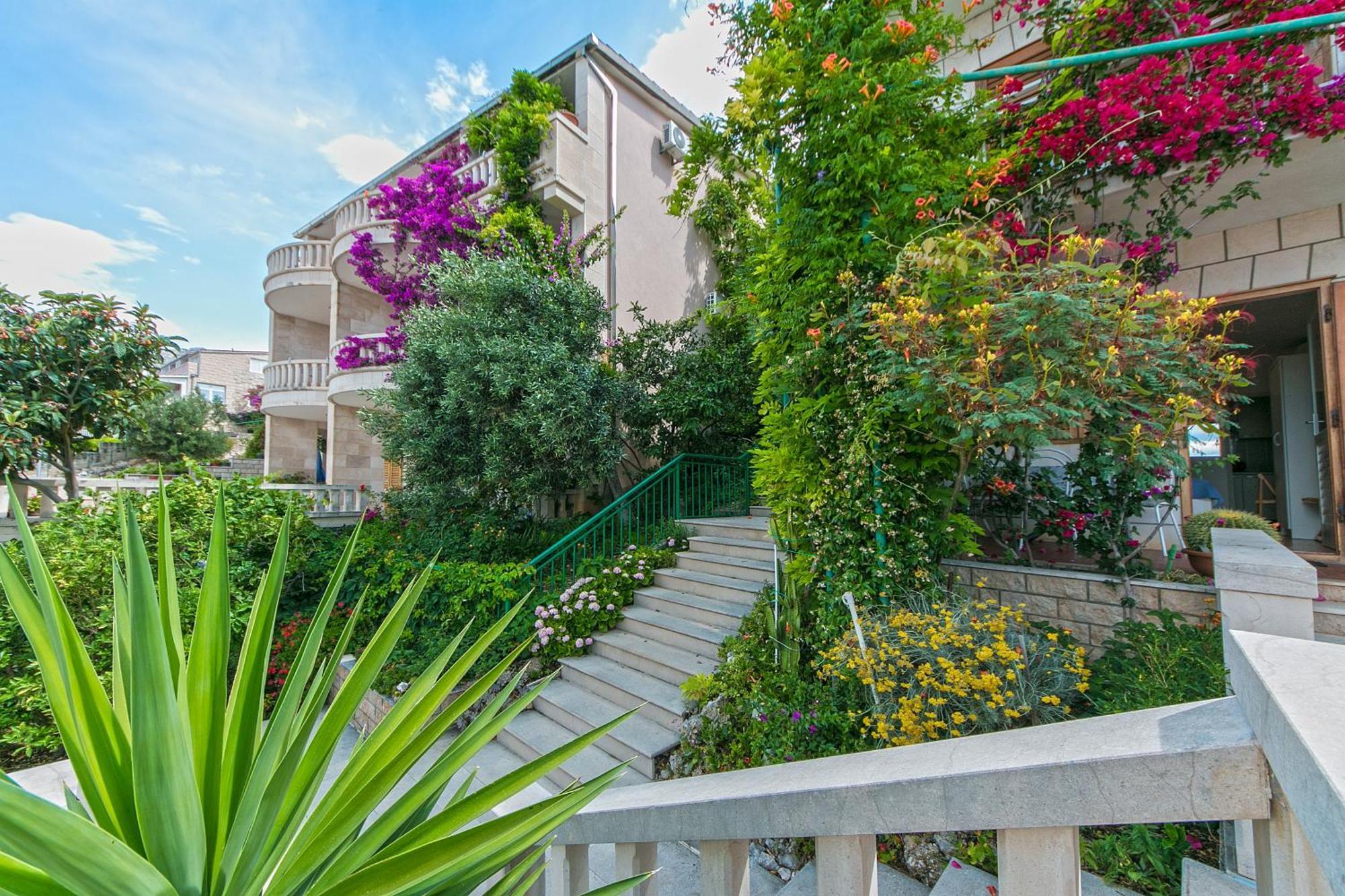Apartments And Rooms By The Sea Brela, Makarska - 2752 Luaran gambar